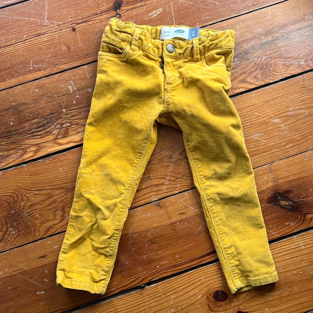 Mustard skinny cords 3T